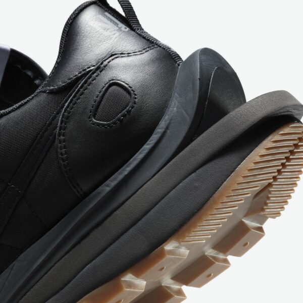 Nike x Sacai Vaporwaffle “Black and Gum” - Зображення 8