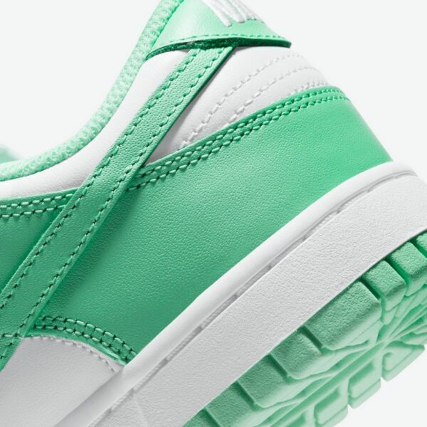 Nike Dunk Low 'Green Glow' (W) - Зображення 8