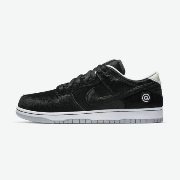 Nike SB SB Dunk Low x MEDICOM TOY “BE@RBRICK”