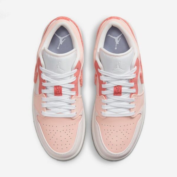 Air Jordan 1 Low SE 'Mighty Swooshers' (W) - Зображення 5