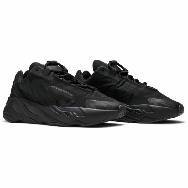 adidas Yeezy Boost 700 MNVN 'Triple Black' - Зображення 3