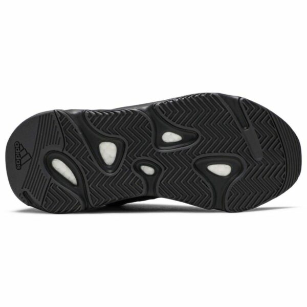 adidas Yeezy Boost 700 MNVN 'Triple Black' - Зображення 6