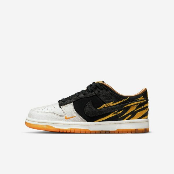 Nike Dunk Low “God Of Wealth”