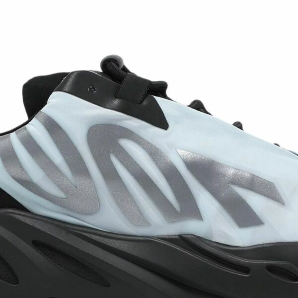 adidas Yeezy Boost 700 MNVN 'Blue Tint' - Зображення 2
