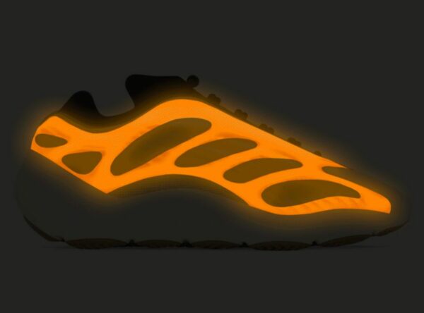 adidas Yeezy 700 V3 'Mono Safflower' - Зображення 2