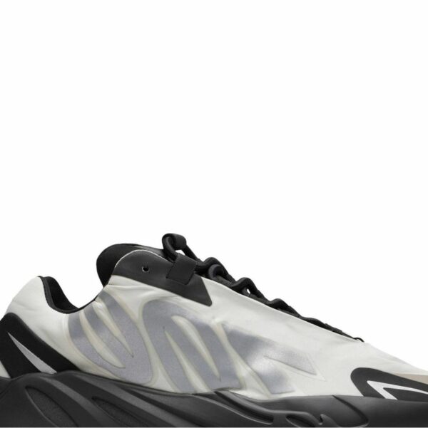 adidas Yeezy Boost 700 MNVN 'Bone' - Зображення 4