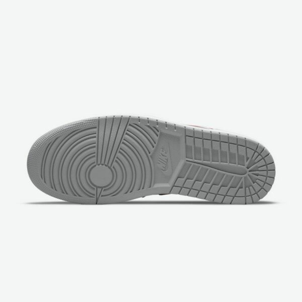 Air Jordan 1 Low SE 'Light Smoke Grey Gym Red' - Зображення 6