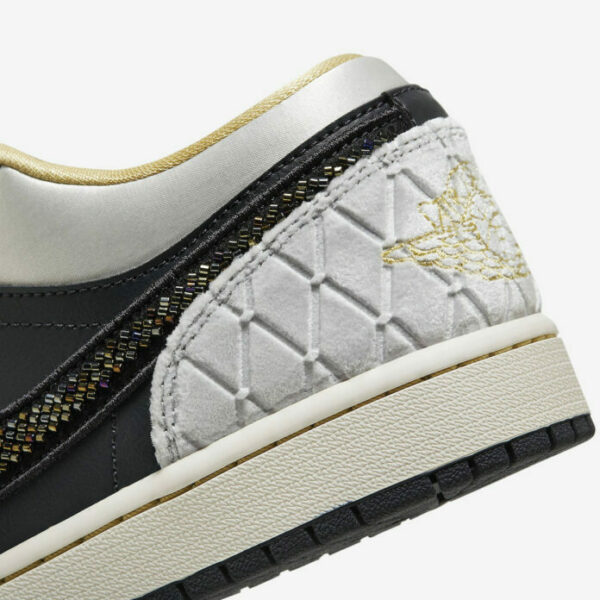 Air Jordan 1 Low "Beaded Swoosh" - Зображення 7