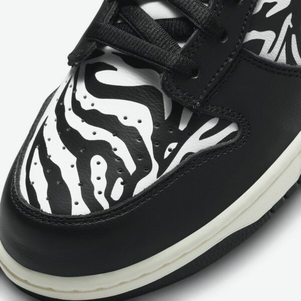 Quartersnacks x Nike SB Dunk Low 'Zebra' - Зображення 7