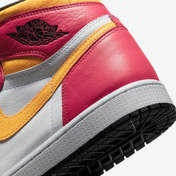 Air Jordan 1 Retro High OG 'Light Fusion Red' - Зображення 8
