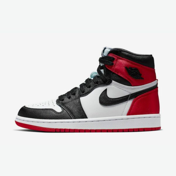 Air Jordan 1 Retro High 'Satin Black Toe' (W)