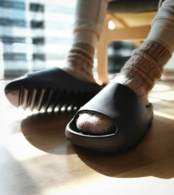 adidas Yeezy Slide "Soot" - Зображення 6