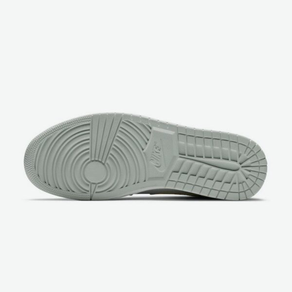 Air Jordan 1 Mid SE 'Tan Grey' - Зображення 3