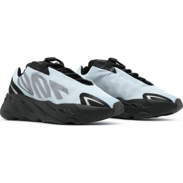 adidas Yeezy Boost 700 MNVN 'Blue Tint' - Зображення 3