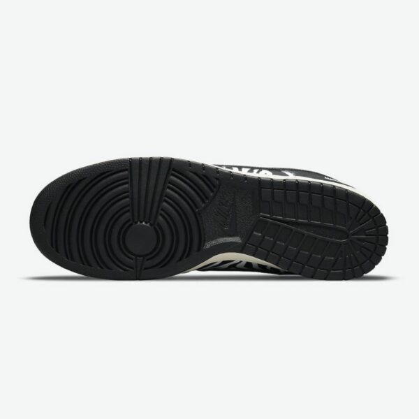 Quartersnacks x Nike SB Dunk Low 'Zebra' - Зображення 6
