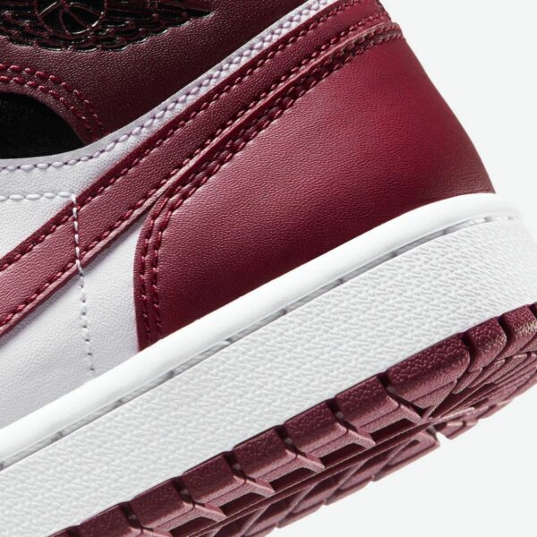 Air Jordan 1 Mid SE 'Dark Beetroot' (W) - Зображення 8