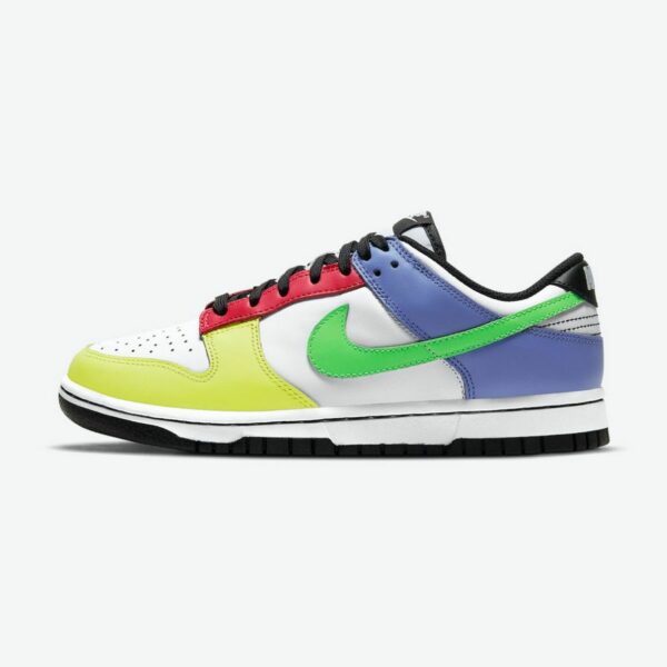 Nike Dunk Low 'Green Strike' (W)
