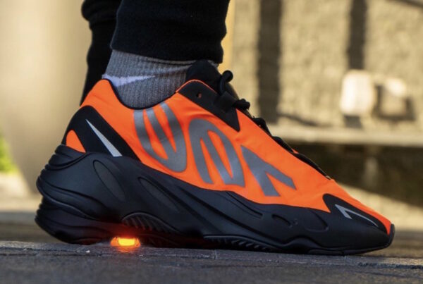 adidas Yeezy Boost 700 MNVN "Orange" - Зображення 8