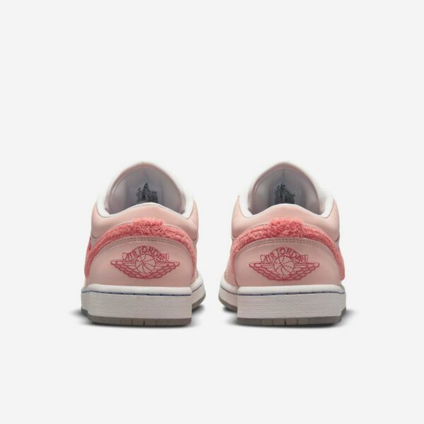Air Jordan 1 Low SE 'Mighty Swooshers' (W) - Зображення 6