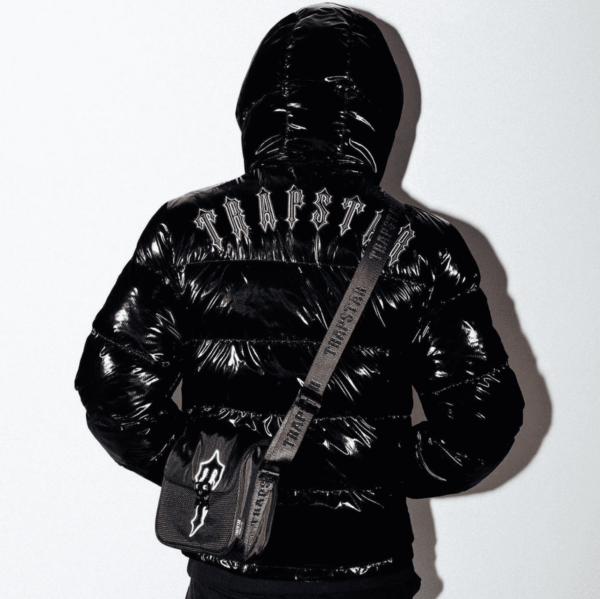 TRAPSTAR IRONGATE DETATCHABLE HOODED PUFFER JACKET - SHINY BLACK