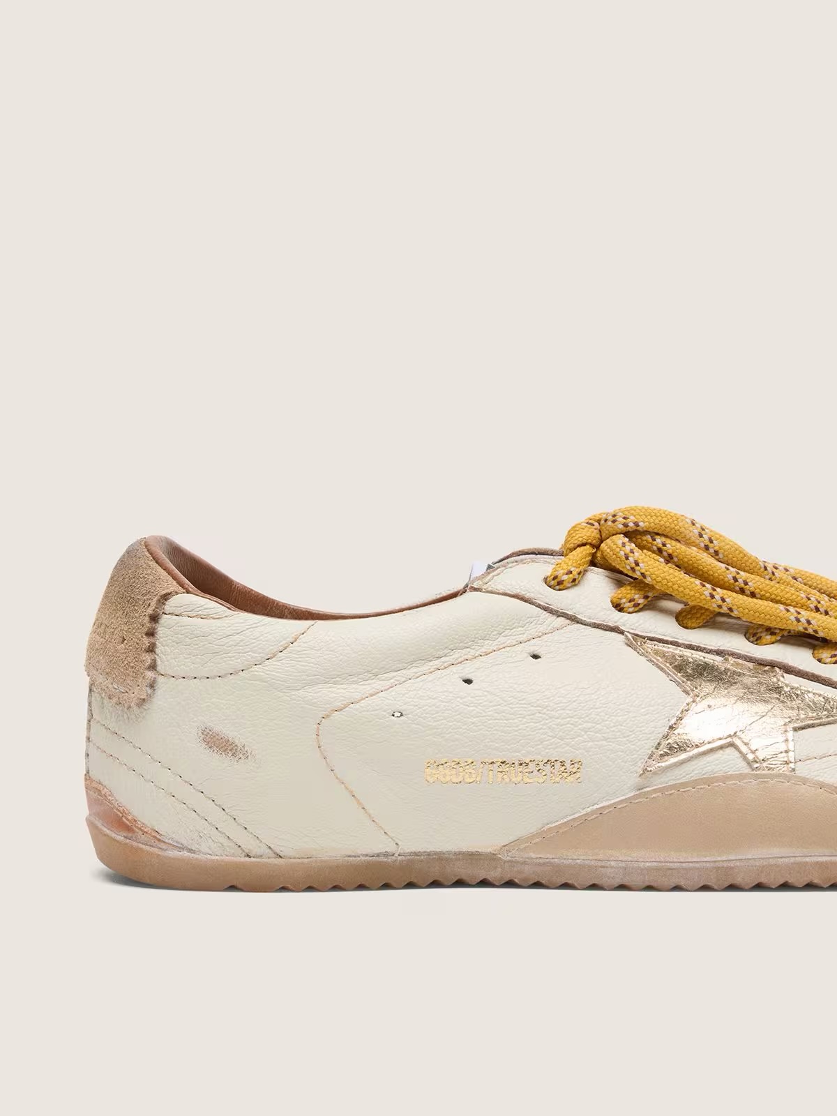 Golden Goose True-Star women’s sneakers in white nappa with gold star and beige suede heel tab - Зображення 5